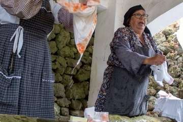 Las lavanderas, motivo de El Roque Azucarero para felicitar por el Día de Canarias/Yure Dial Fotografía.